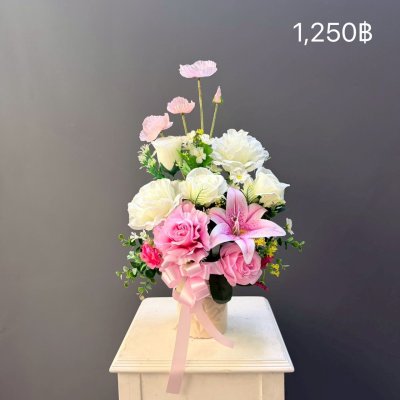 แจกันดอกไม้ประดิษฐ์