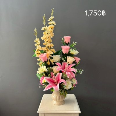 แจกันดอกไม้ประดิษฐ์