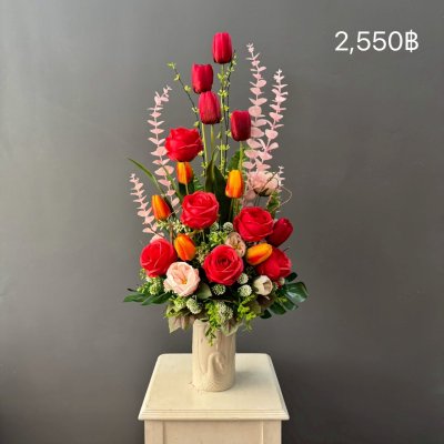 แจกันดอกไม้ประดิษฐ์