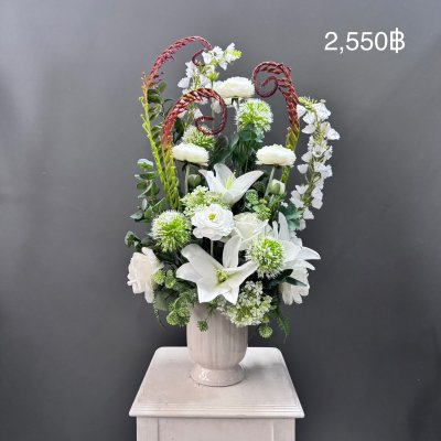 แจกันดอกไม้ประดิษฐ์