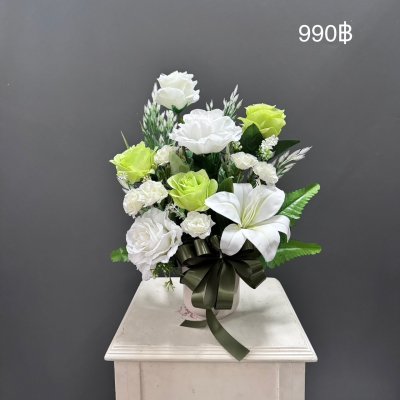 แจกันดอกไม้ประดิษฐ์