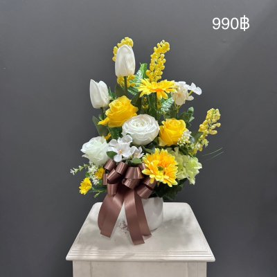 แจกันดอกไม้ประดิษฐ์