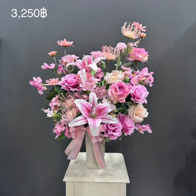 แจกันดอกไม้ประดิษฐ์