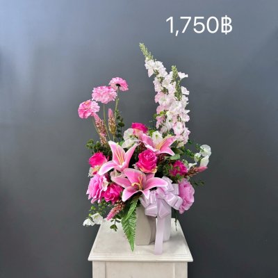 แจกันดอกไม้ประดิษฐ์