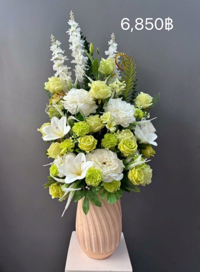 แจกันดอกไม้ประดิษฐ์