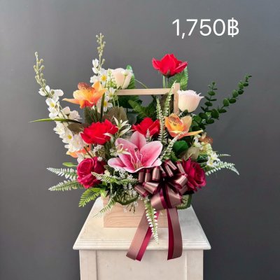 แจกันดอกไม้ประดิษฐ์