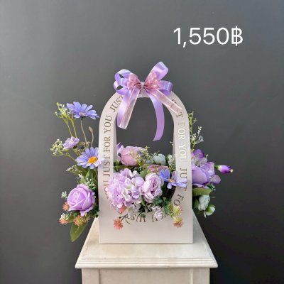 แจกันดอกไม้ประดิษฐ์