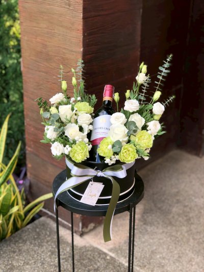 กระเช้าไวน์ ไวน์ตกแต่งดอกไม้