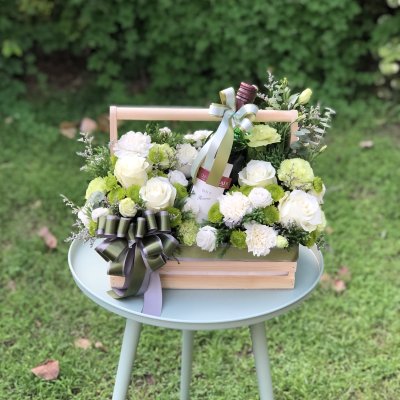 กระเช้าไวน์ ไวน์ตกแต่งดอกไม้