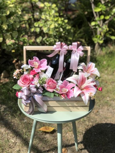 กระเช้าไวน์ ไวน์ตกแต่งดอกไม้