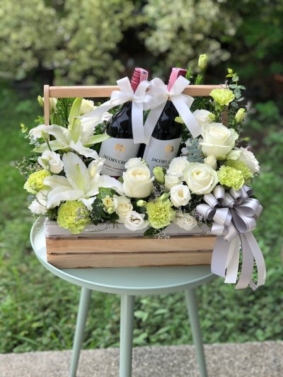 กระเช้าไวน์ ไวน์ตกแต่งดอกไม้
