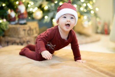 Onesie with beanie hat - Red (Name Personalization)