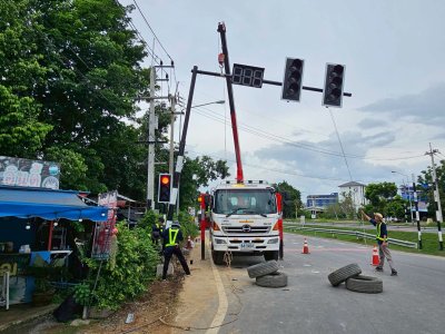 งานติดตั้งสัญญาณไฟจราจร จ.นครปฐม