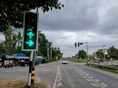 งานติดตั้งสัญญาณไฟจราจร จ.นครปฐม