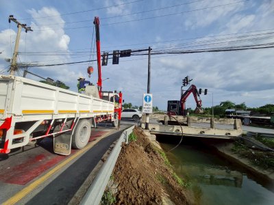 งานติดตั้งสัญญาณไฟจราจร จ.นครปฐม