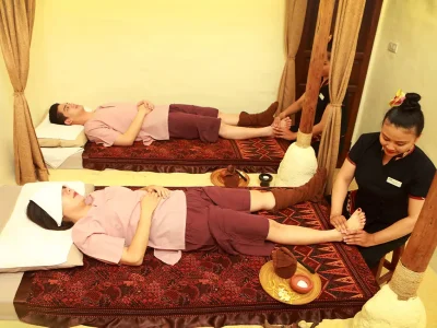 Thai reflexology foot massage experience at cave spa near Chiang Mai Night Bazaar
