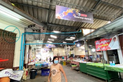 Hanging Banner ตลาดสด | Market OOH Media | Small Size Big Impact