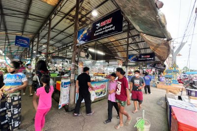 Hanging Banner ตลาดสด | Market OOH Media | Small Size Big Impact