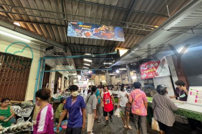 Hanging Banner ตลาดสด | Market OOH Media | Small Size Big Impact