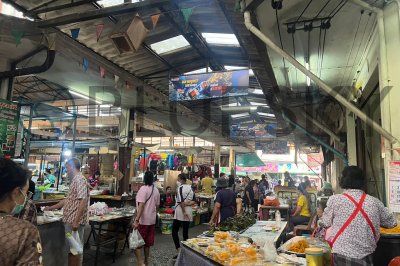 Hanging Banner ตลาดสด | Market OOH Media | Small Size Big Impact