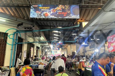 Hanging Banner ตลาดสด | Market OOH Media | Small Size Big Impact