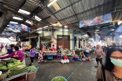 Hanging Banner ตลาดสด | Market OOH Media | Small Size Big Impact