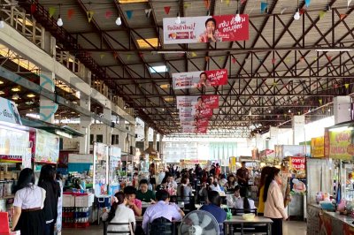 Hanging Banner ตลาดสด | Market OOH Media | Small Size Big Impact