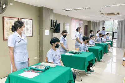 วันที่ 23 กันยายน 2565 นักเรียนพนักงานผู้ช่วยพยาบาล เดอะแคร์การบริบาลรุ่นที่ 43 สอบวัดผลภาคทักษะก่อนออกฝึกภาคปฎิบัติ ( The Care Skill Day )