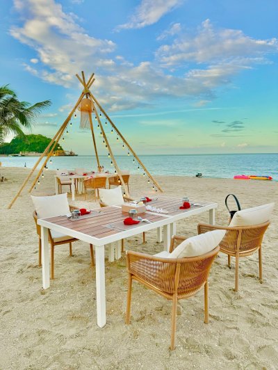 Luxtalay Restaurant Bar& Cafe