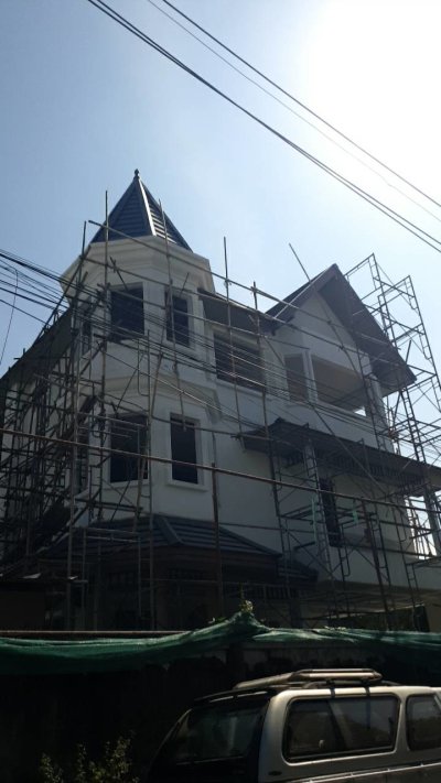งานก่อสร้างบ้านพักอาศัย 3 ชั้น ถนนรามอินทรา