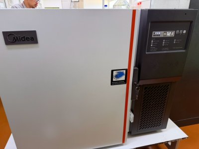 MD-86L108 Small Compact Under Counter Ultra Cold Freezer by Midea Biomedical