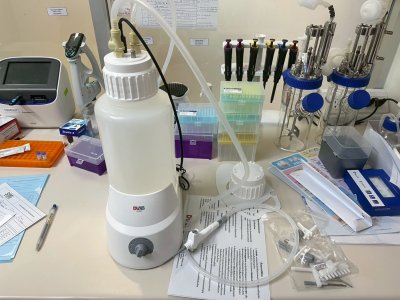 SafeVac Vacuum-Controlled Aspiration System 4L by Dlab