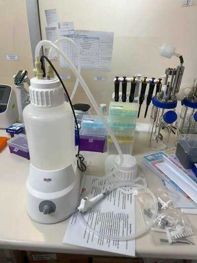 SafeVac Vacuum-Controlled Aspiration System 4L by Dlab