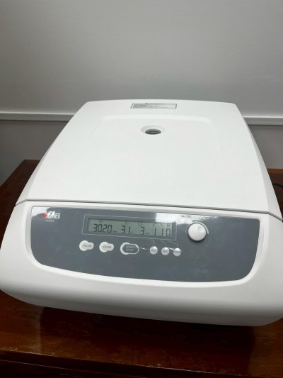 DM0636 Low Speed Centrifuge by DLAB