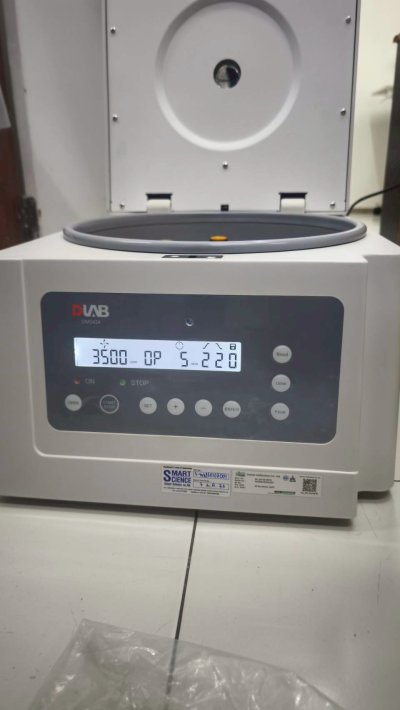 (DM0424) Low Speed Centrifuge by DLAB