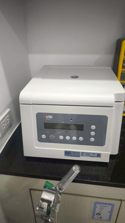 (DM0424) Low Speed Centrifuge by DLAB