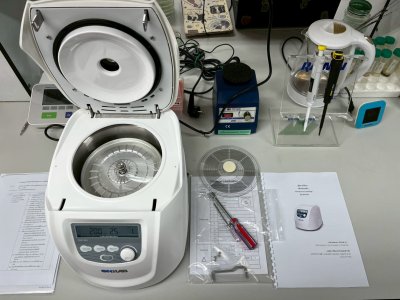 (DM1424) Hematocrit Centrifuge by Onilab