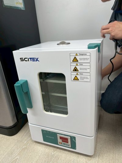 Compact Thermostatic Incubator 18L - Scitek