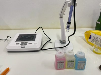 (DPH100) pH meter by DLAB