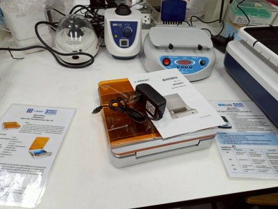 (BSH1001-E) Dry Bath Heat Blocks by Benchmark, (BL-15) Blue LED Transilluminator by Labgic, (SK-O180-S) LED digital Orbital Shake by Onilab