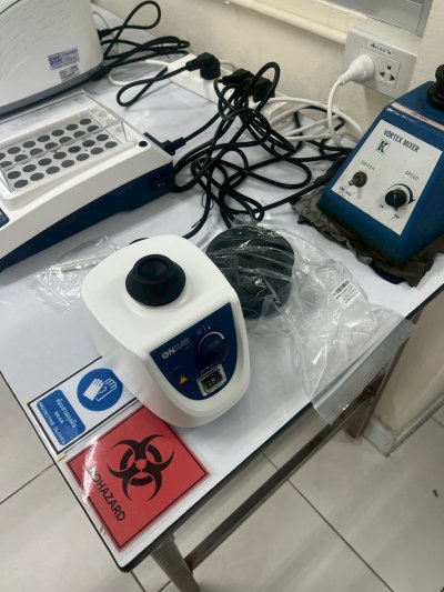 (DM0412) Clinical Centrifuge, (MX-S) Vortex Mixer Microplate Mixer, (HB120-S) Dry Bath - Onilab
