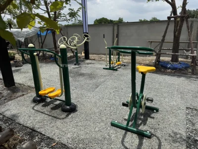 ติดตั้งเครื่องเล่นสนาม โยกเยกสปริง และพื้นยาง EPDM ภายในโครงการ แกรนด์ บางกอก บูเลอวาร์ด ราชพฤกษ์-พรานนก