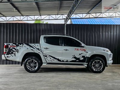  Mitsubishi ​Triton​ 2.4Plus GT 4ประตู ปี2019 สี Pearl White
