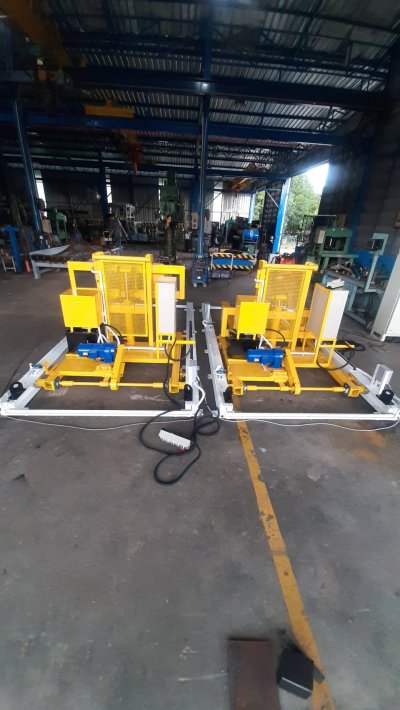 Moving Stacker 1500 kg.
