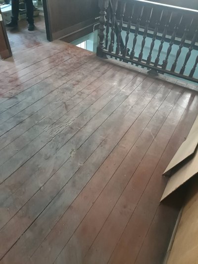 บ้านไม้เก่า สนามบินน้ำ