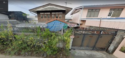 บ้านไม้เก่า สนามบินน้ำ