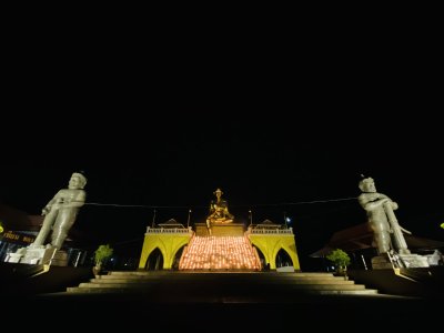 กิจกรรมจุดเทียนปีใหม่ที่วัดหลวงพ่อคูณ