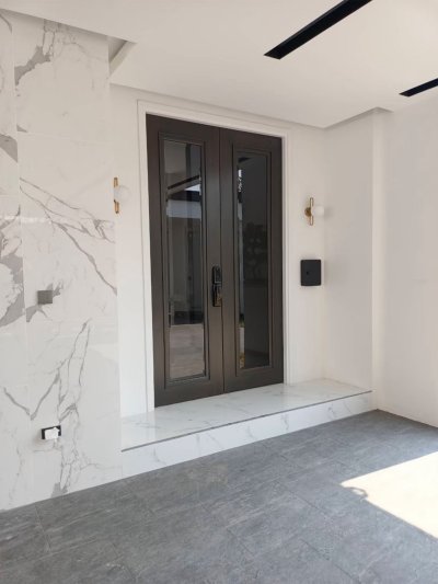 ประตูบานคู่ 