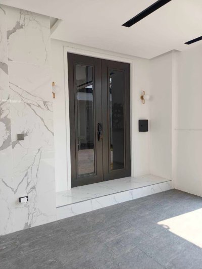 ประตูบานคู่ 