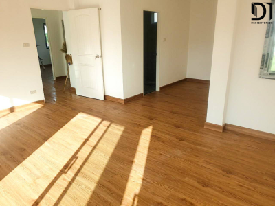 งานพื้น SPC และบัวเชิงผนัง - โครงการบ้านแสนสำราญ